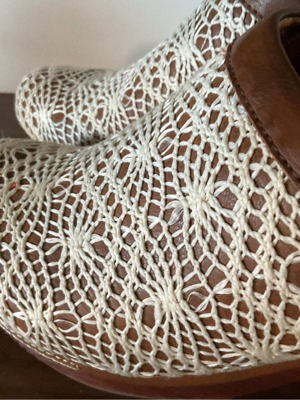Korks By Kort Ease Nora Slip On Crochet Lace Detail Clog Mule Womens 11M 3" Heel - Picture 2 of 10